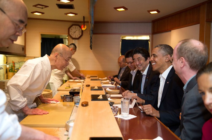 Секреты приготовления суши от старейшего шефа Японии - «Советы Хозяйке»