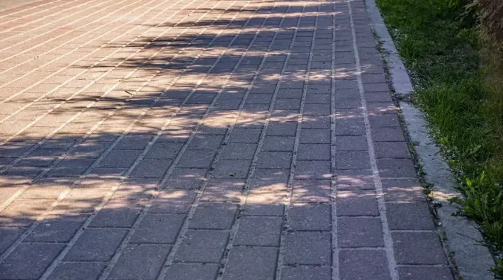 "Открыли проход". На месте террасы ресторана на Карасай батыра в Алматы оставят тротуар - informburo.kz - «Уют и комфорт»
